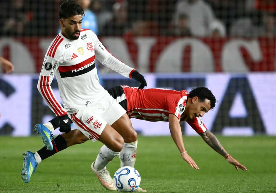 Lucas Paquetá em Estudiantes x Flamengo
