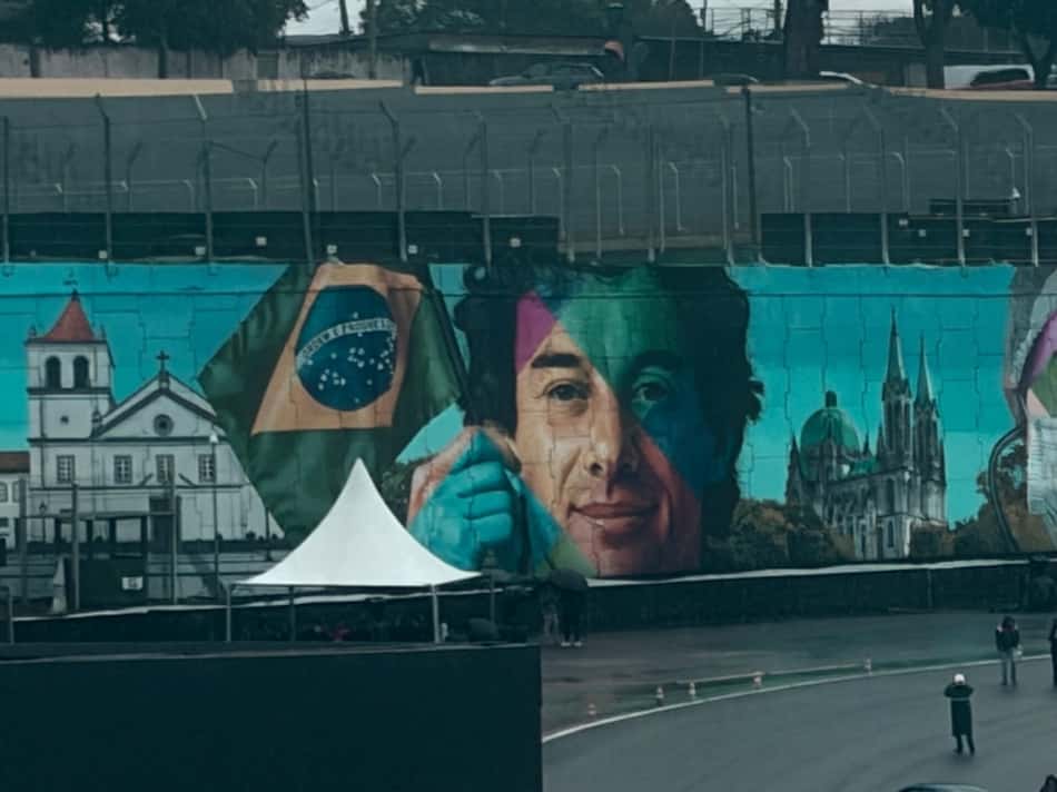 Parte do mural em que Ayrton Senna foi homenageado (Foto: Davi Caldas/Lance!)