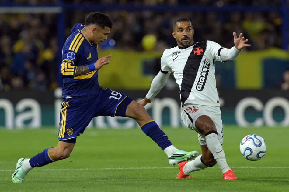 Paulo Henrique em ação pelo Vasco contra o Boca Juniors