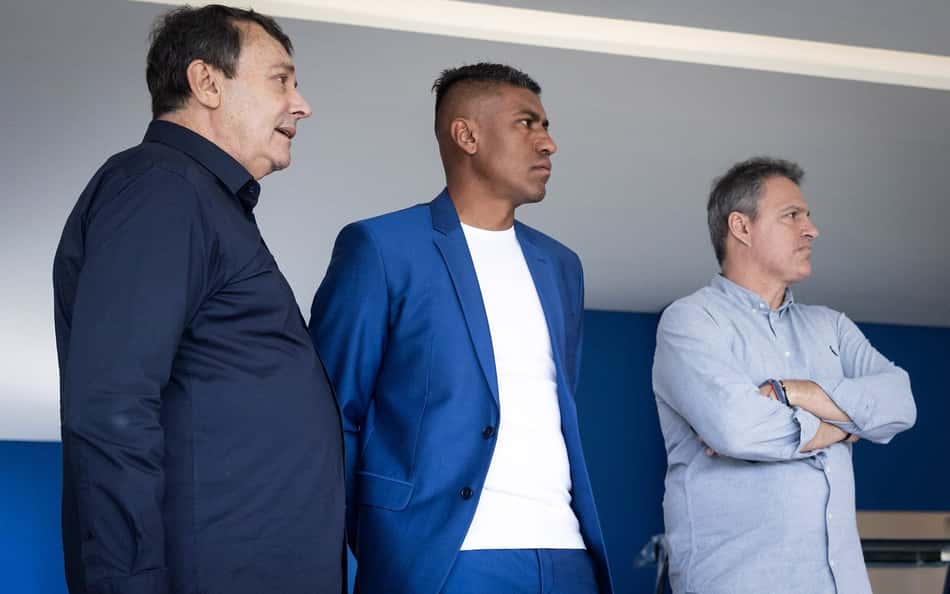 Como fica a organização do Cruzeiro com a chegada de Paulinho