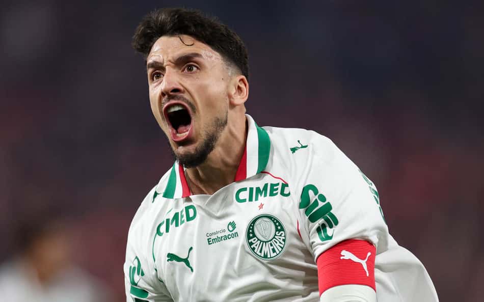 Piquerez celebra gol no triunfo do Palmeiras sobre o Athletico