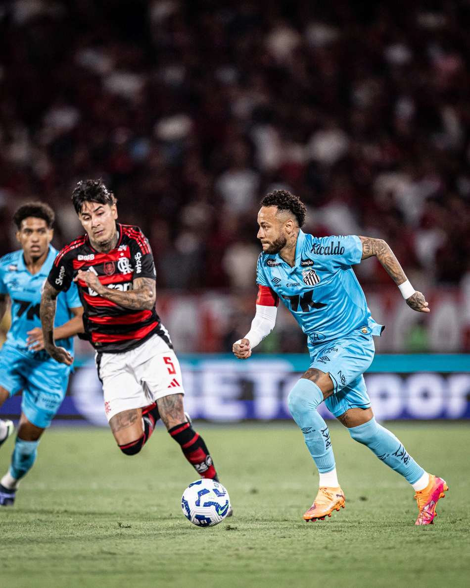 Pulgar e Neymar em partida entre Flamengo e Santos em 2025