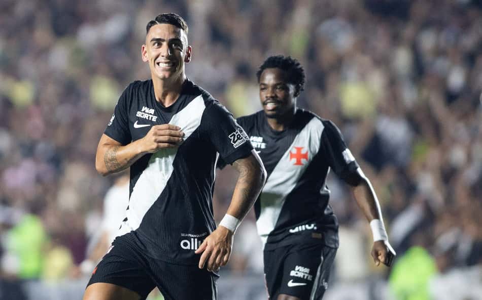Puma Rodríguez comemora o gol sobre o Corinthians