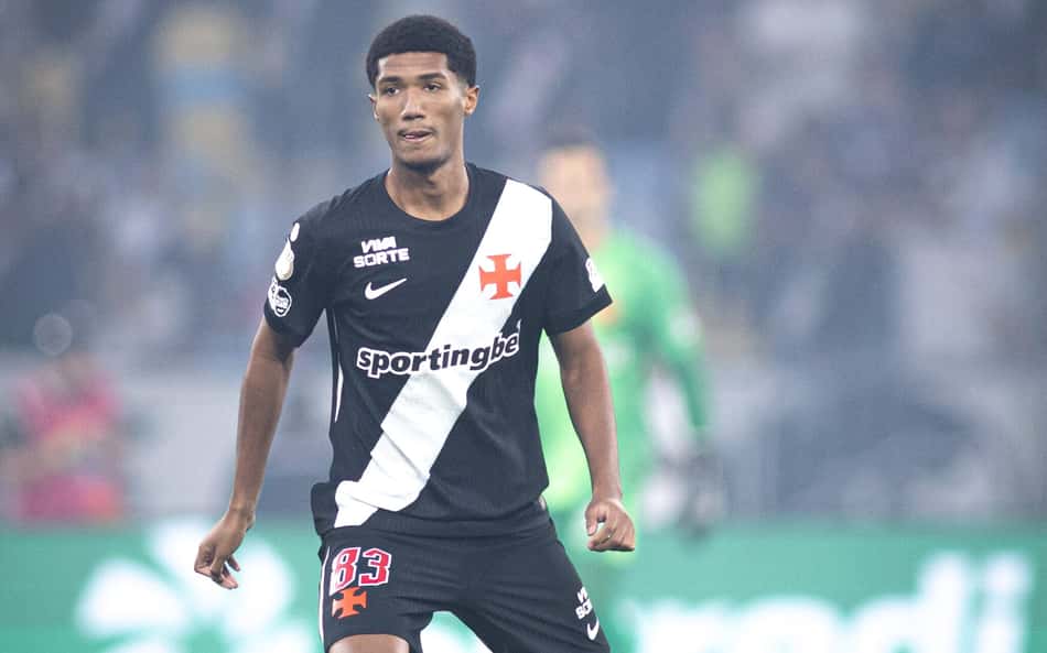 Ramon Rique em ação em Vasco x Fluminense pela Copa do Brasil