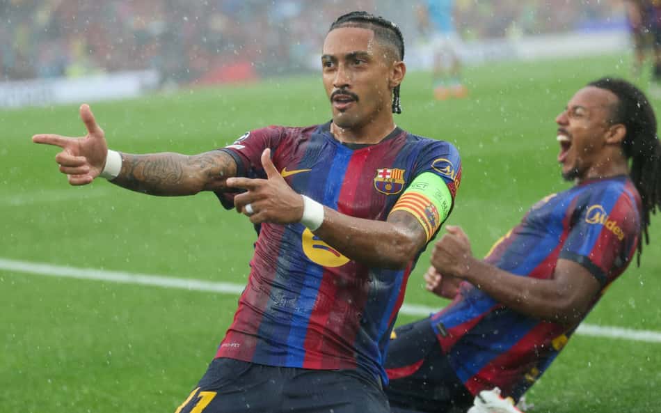 Raphinha sofre lesão e vira desfalque para o Barcelona