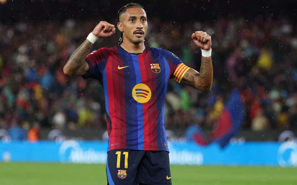 Raphinha comemora gol