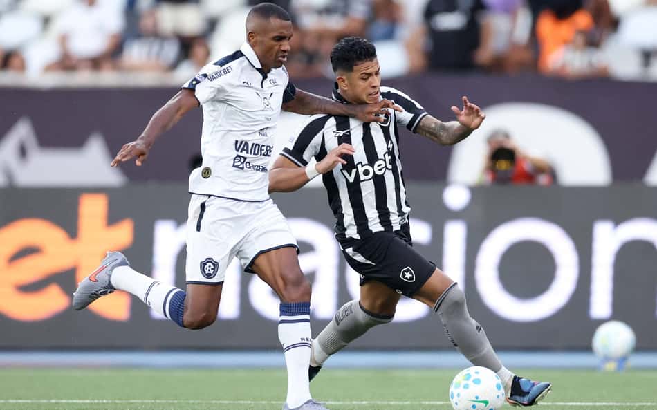Pressionado, Botafogo visita o desesperado Remo em nova chance no Brasileirão
