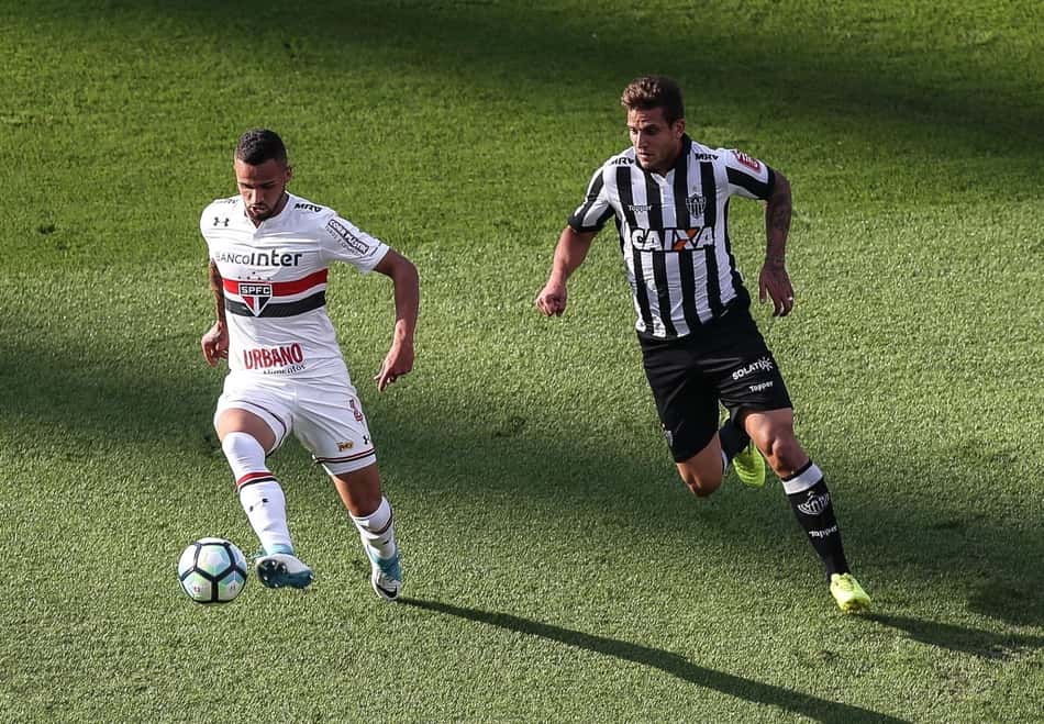 Rival do Flamengo, Fogão sofreu uma virada relâmpago do Tricolor paulista em 2017 (Foto: Ricardo Nogueira/Folhapress)