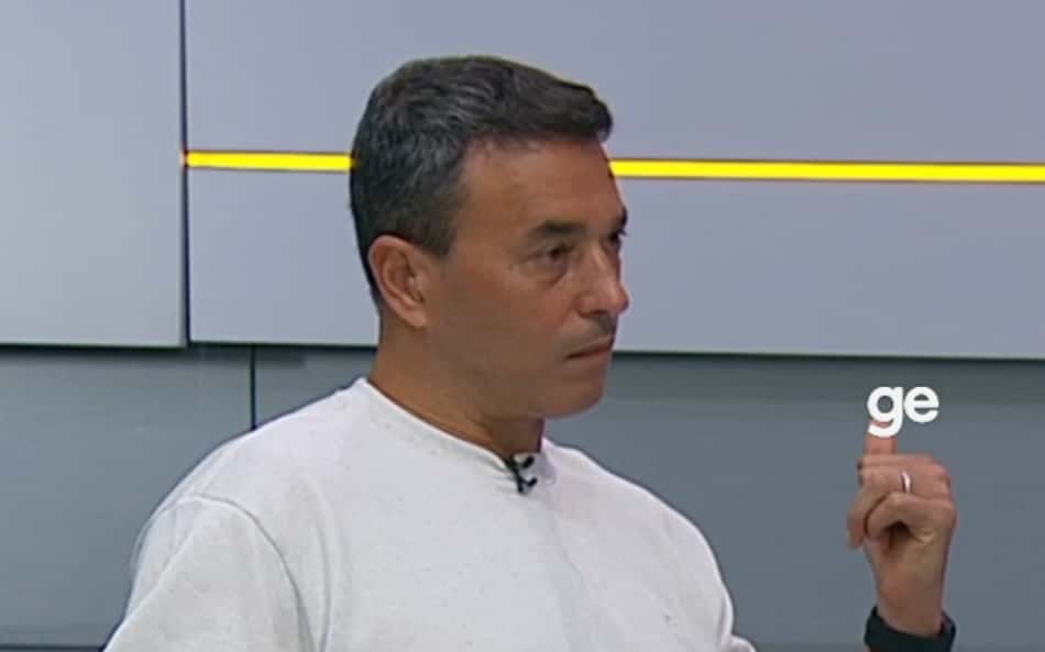 André Rizek durante a transmissão do Seleção Sportv