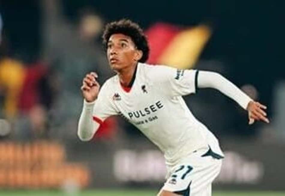 Robinho Jr. estreando pelo Genoa no Campeonato Italiano neste sábado (17).