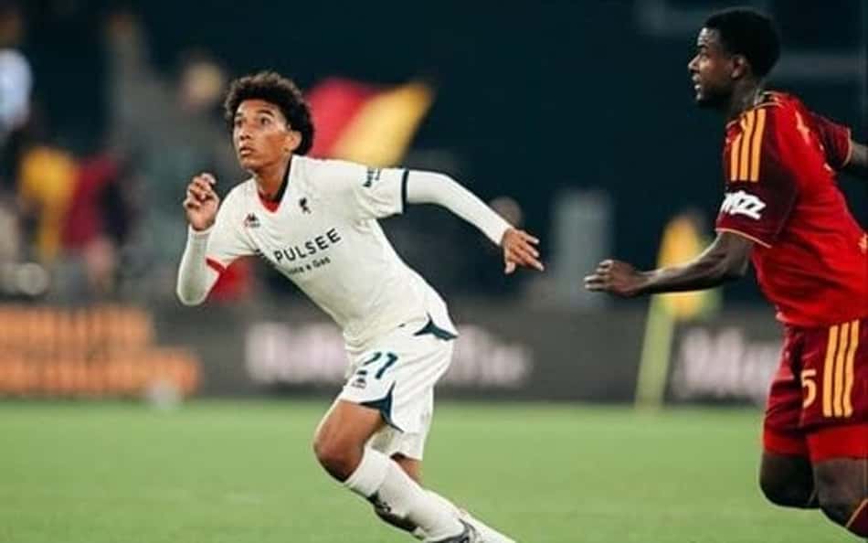 Robinho Jr. estreando pelo Genoa no Campeonato Italiano neste sábado (17).