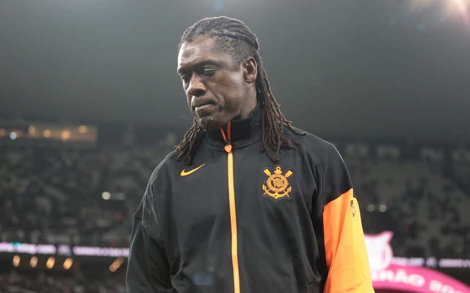 Seedorf de casaco do Corinthians