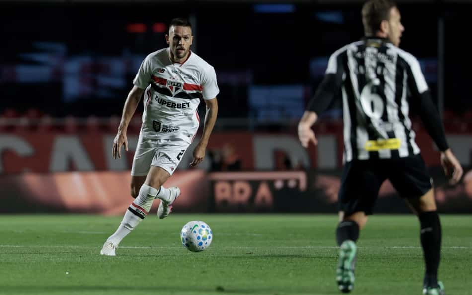 São Paulo e Santos estão se enfrentando nesta sexta (2)