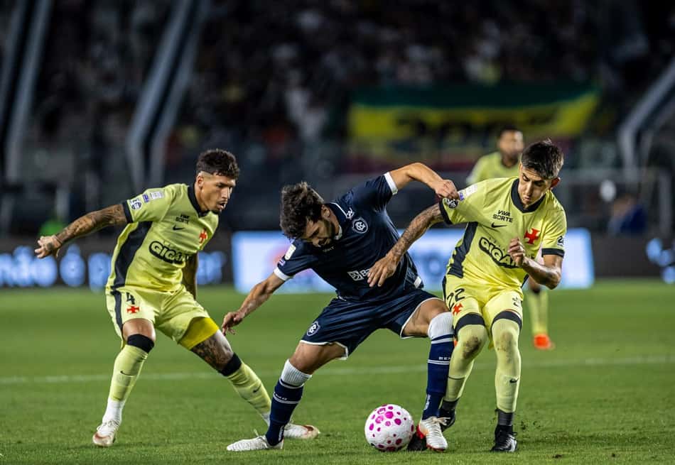 Saldivia e Lescano cercam Gabriel Taliari no confronto entre Vasco e Remo pelo Brasileirão