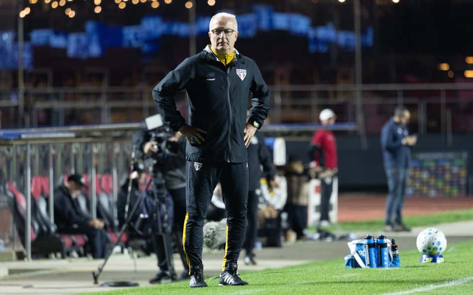 São Paulo foi derrotado de virada no Morumbis (Foto: RENATO PADALKA/EKOBANPRESS/FOLHAPRESS).