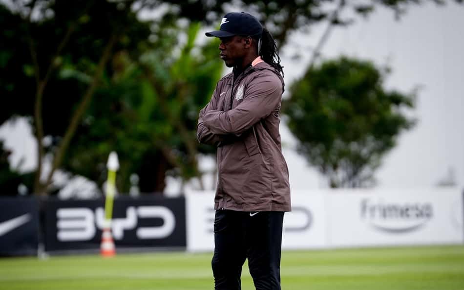 Seedorf durante treino do Corinthians nesta quarta-feira (21)