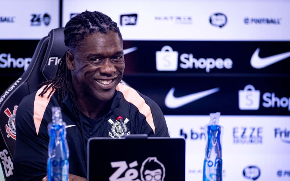 Seedorf usa Real Madrid e Barcelona como exemplos para tirar Corinthians da crise