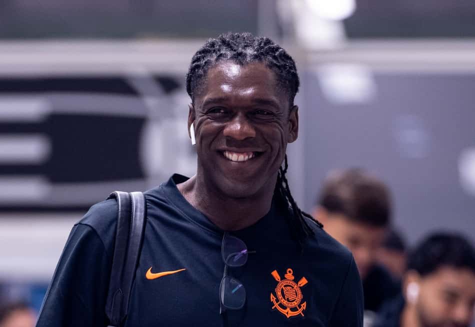 Seedorf chegando à Neo Química Arena