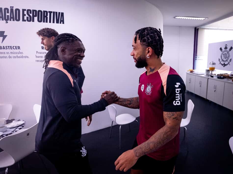 Seedorf e Memphis no Corinthians