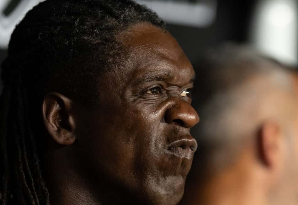 Seedorf faz careta durante o jogo entre Vasco e Corinthians, pelo Brasileirão