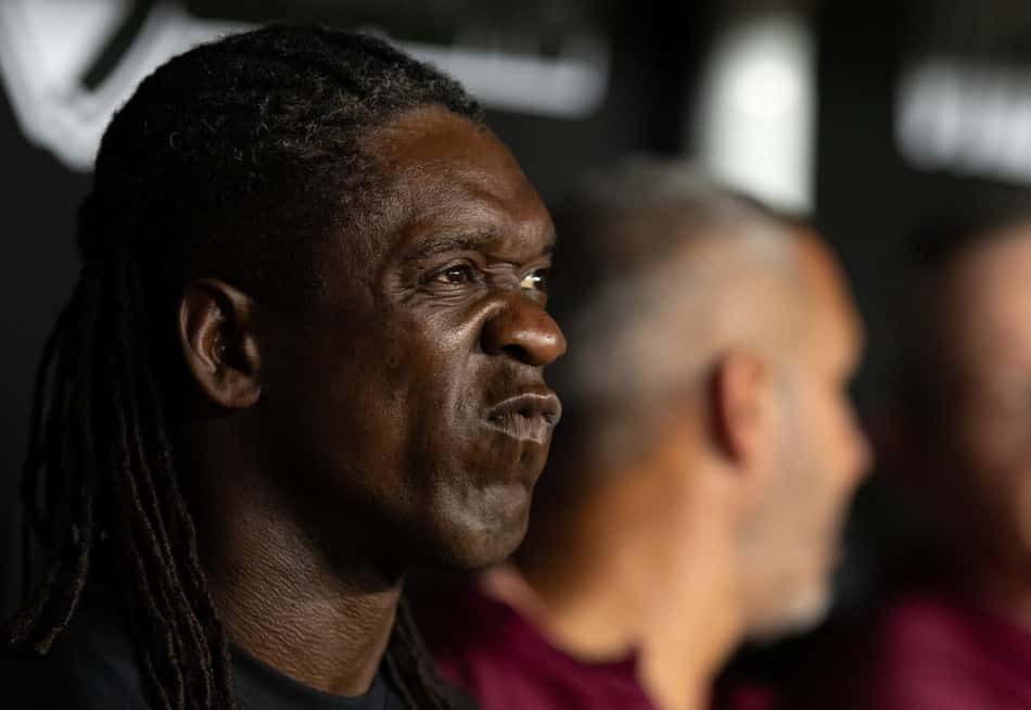 Seedorf faz careta durante o jogo entre Vasco e Corinthians, pelo Brasileirão
