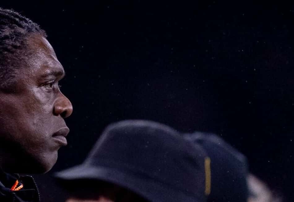 Seedorf observa o empate do Corinthians com o Vitoria