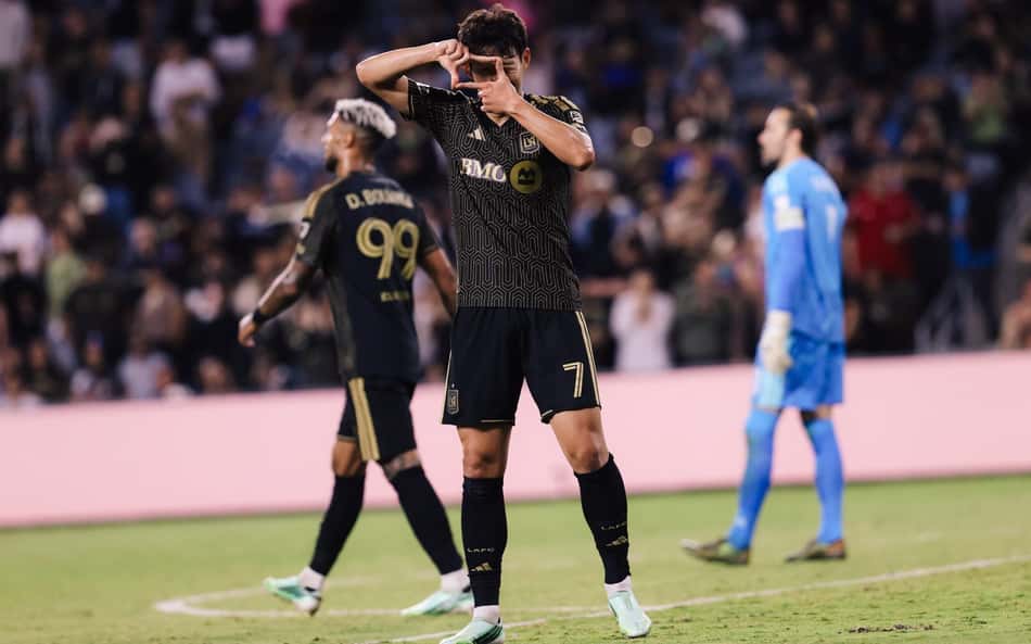 Son comemora gol marcado pelo LAFC