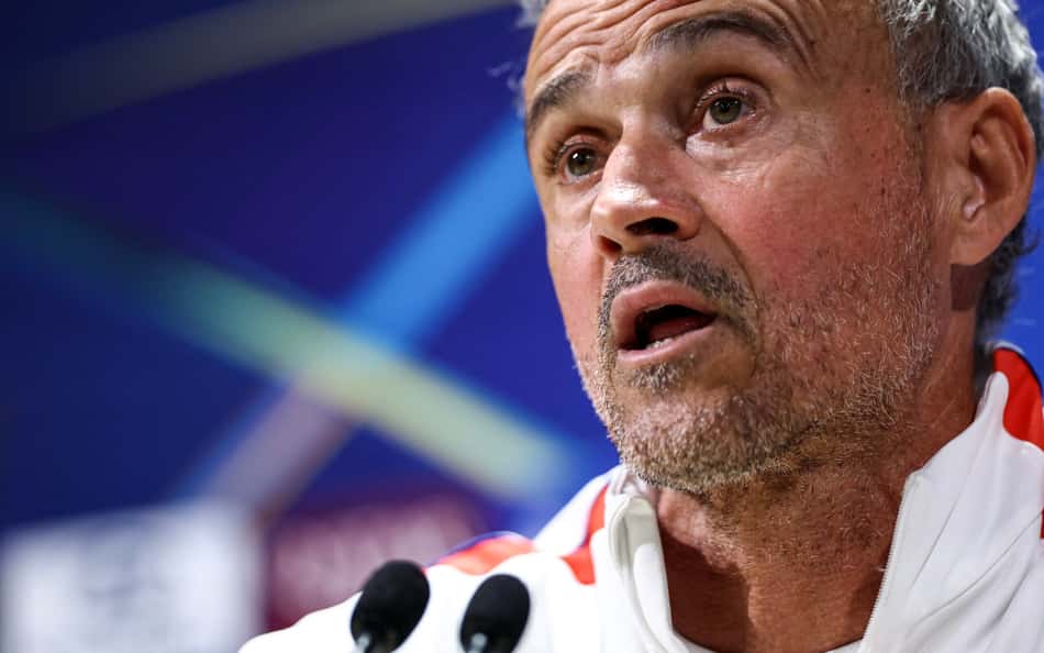 Técnico do PSG, Luis Enrique em coletiva da Champions League