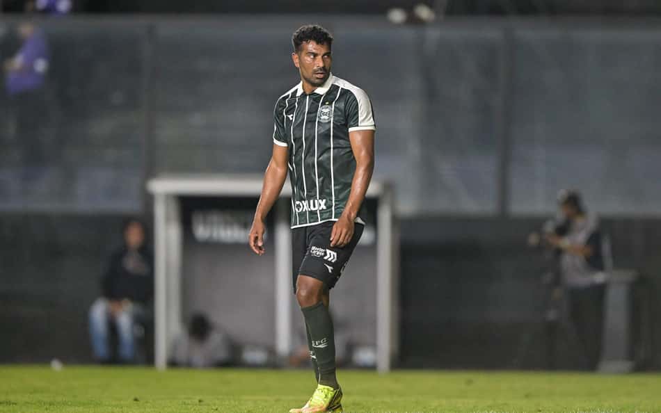 Thiago Santos em ação pelo Coritiba