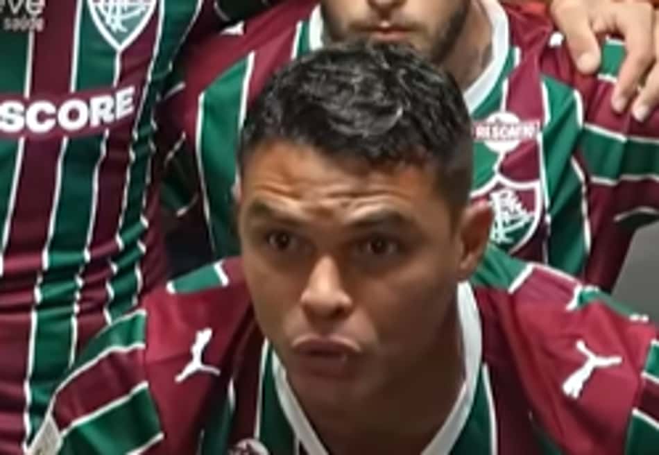 Thiago Silva embala vestiário do Fluminense