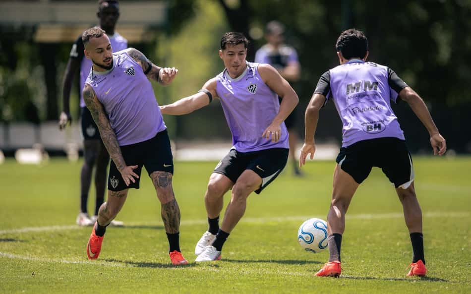 Time treinando na Cidade do Galo (Foto: Pedro Souza / Atlético)