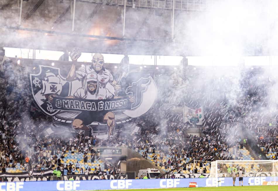Torcida do Vasco no Maracanã contra o Fluminense pelas oitavas de final da Copa do Brasil