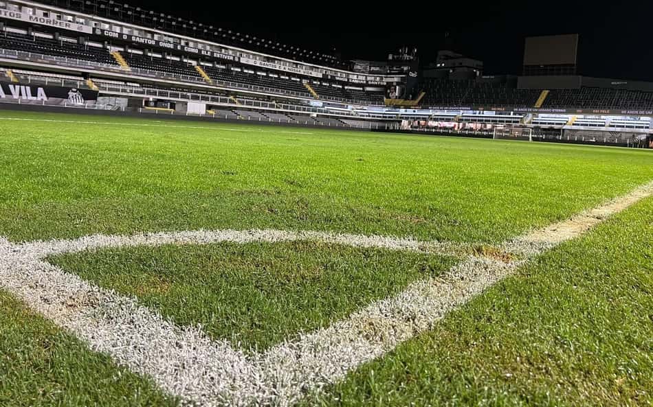 Vila Belmiro após a partida contra o Bahia, neste sábado (24)