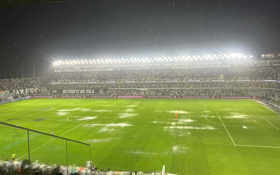 Santos e Bahia em campo para o duelo da 32ª rodada do Brasileirão - (Foto: Vinícius Spada/Lance!))