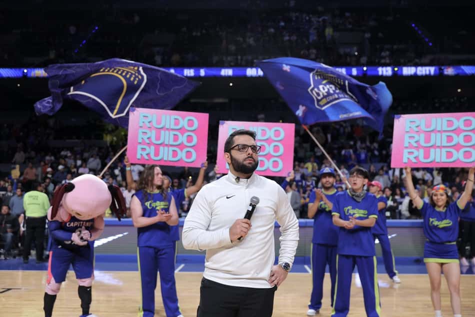 Vitor Galvani foi eleito o Técnico do Ano da G-League com o Capitanes da Cidade do México. Foto: Pablo Lomelin/NBAE via Getty Images
