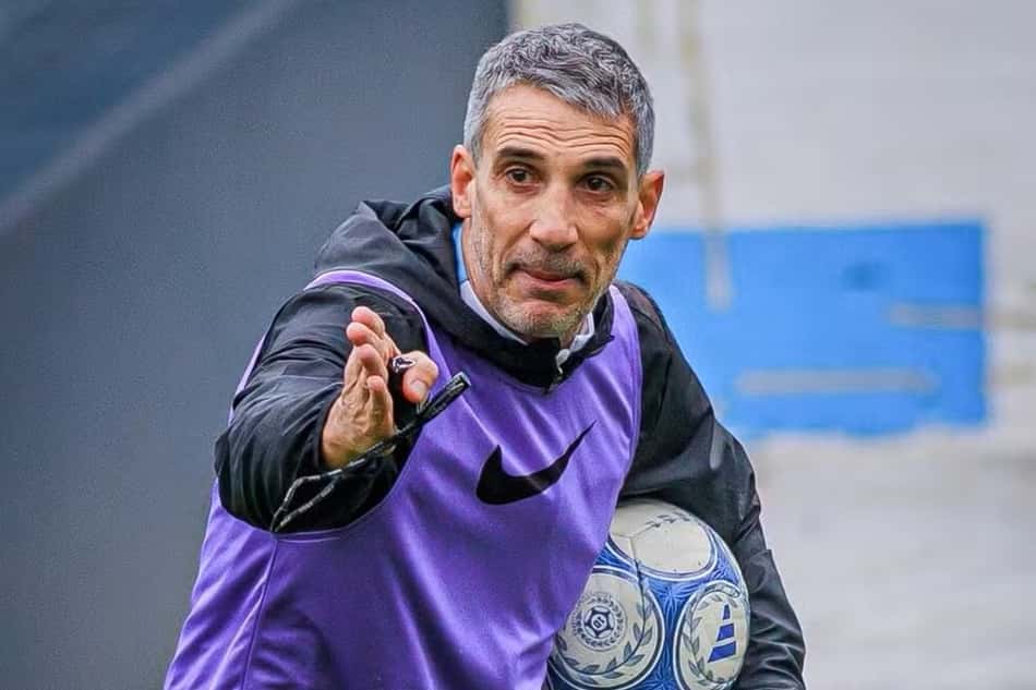 Vojvoda foi demitido após confronto contra o Boca (Foto: Divulgação)