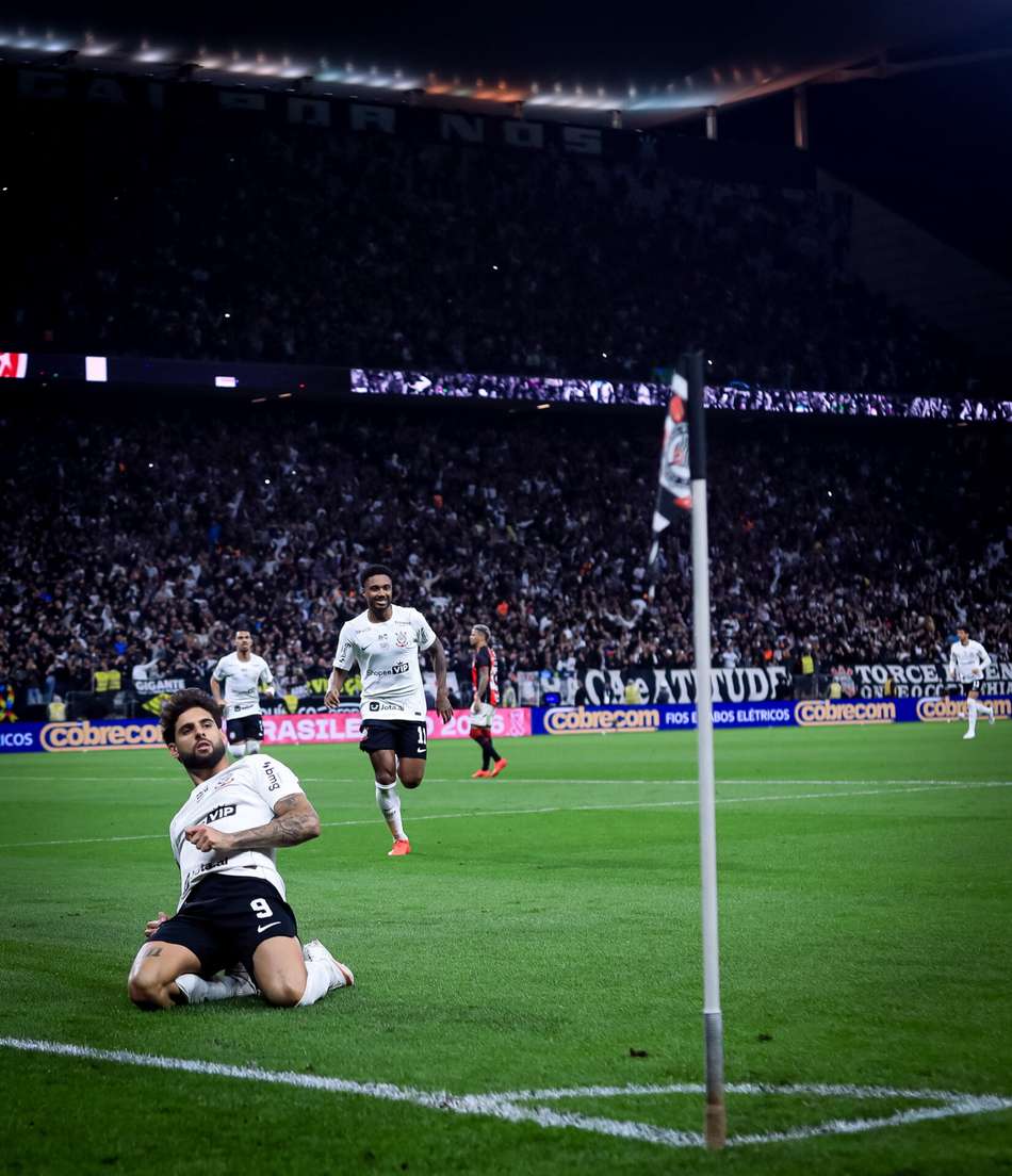 Yuri Alberto comemora o gol do Corinthians no empate com o Vitoria (Foto Rodrigo Coca Agência Corinthians)