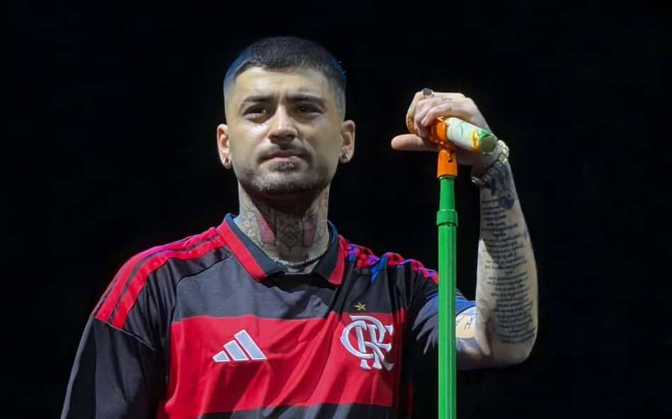 Zayn Malik com camisa do Flamengo no estádio do Palmeiras (Foto: Reprodução/X/Flamengo)