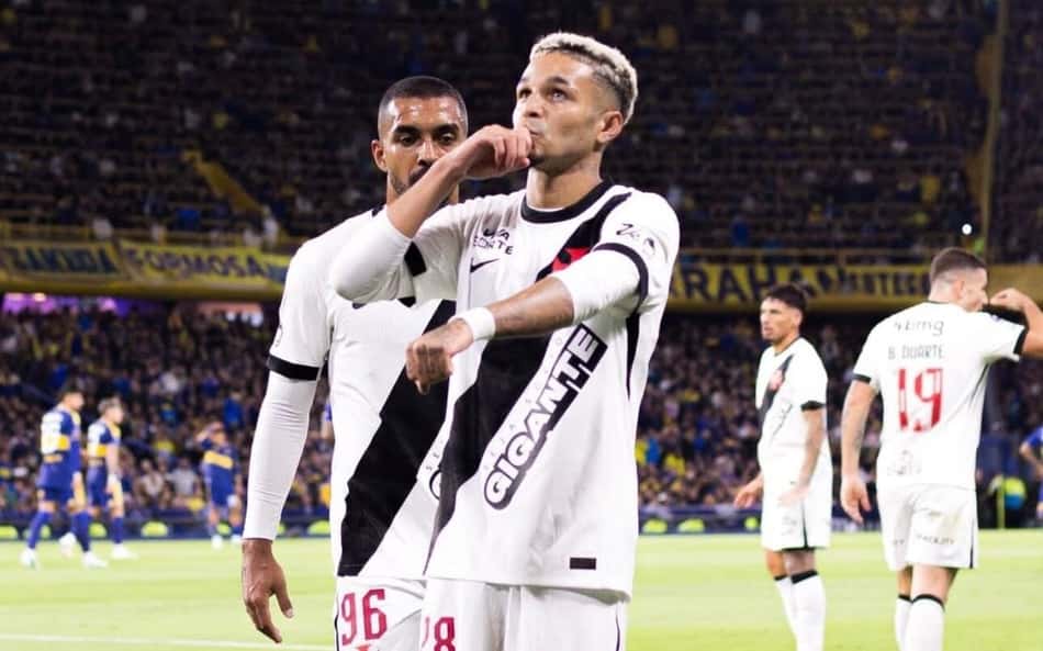 Mesmo com um a menos, Vasco vence o Boca Juniors na La Bombonera