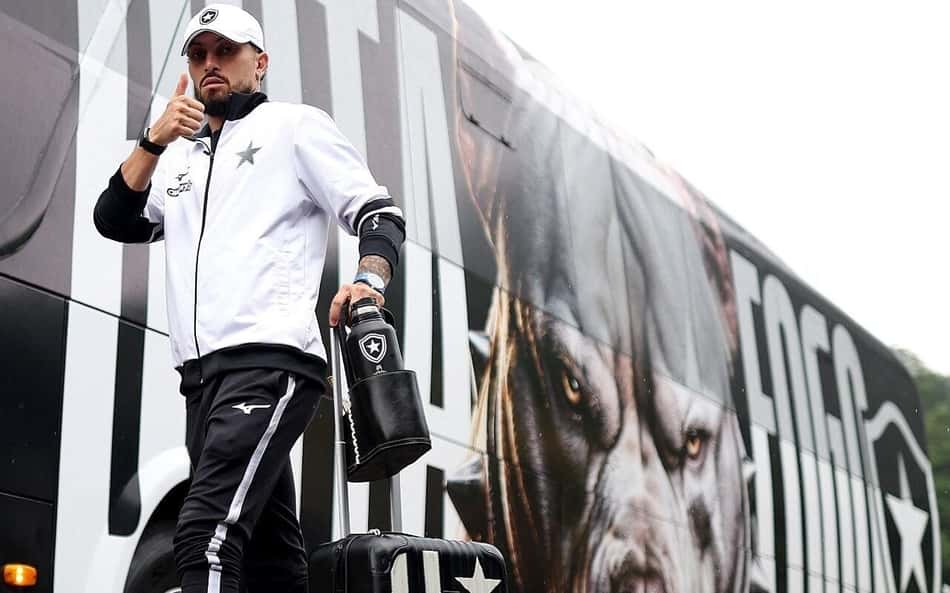 Com desfalques, Botafogo viaja para encarar o Coritiba