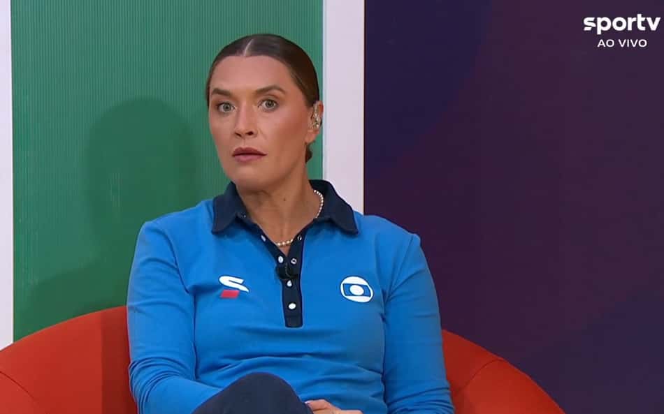Ana Thais com uniforme do Sportv