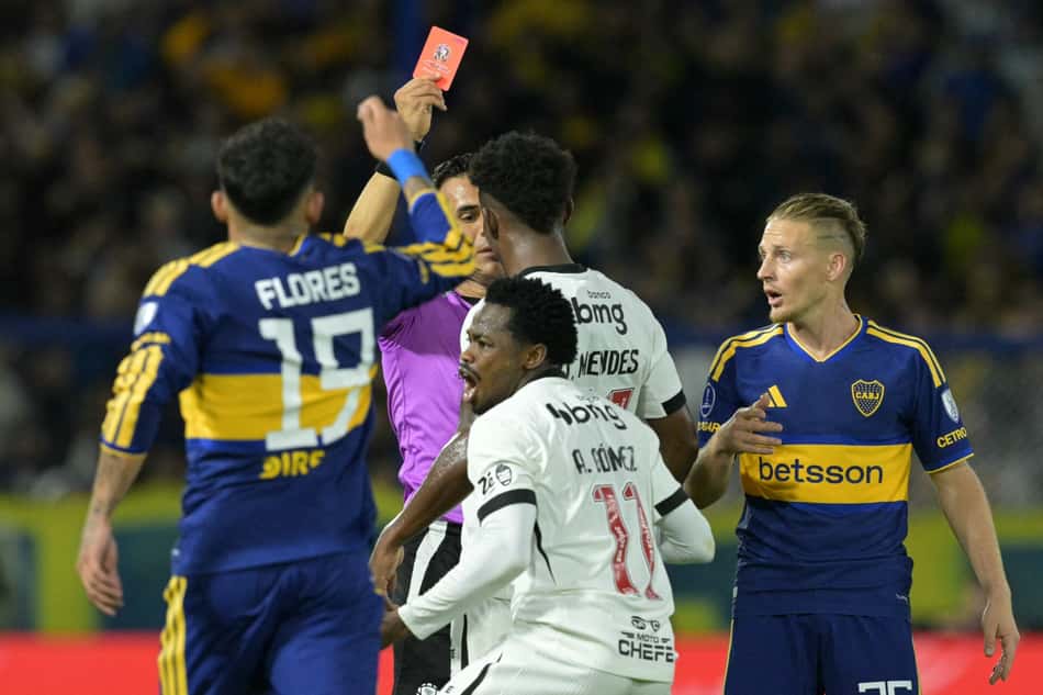 Andrés Gómez é expulso do Vasco na semifinal com o Boca Juniors