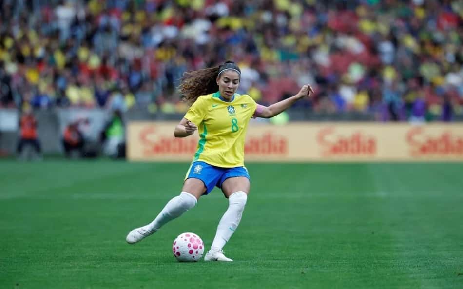 Angelina, camisa 8 da Seleção Brasileira