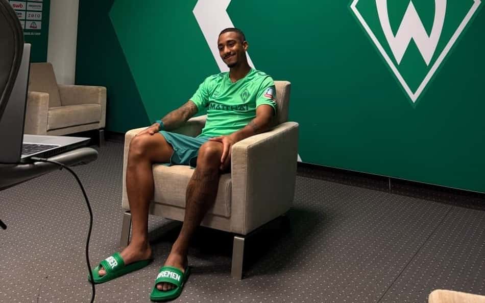 Arthur, do Werder Bremen, em entrevista (Foto: Divulgação)