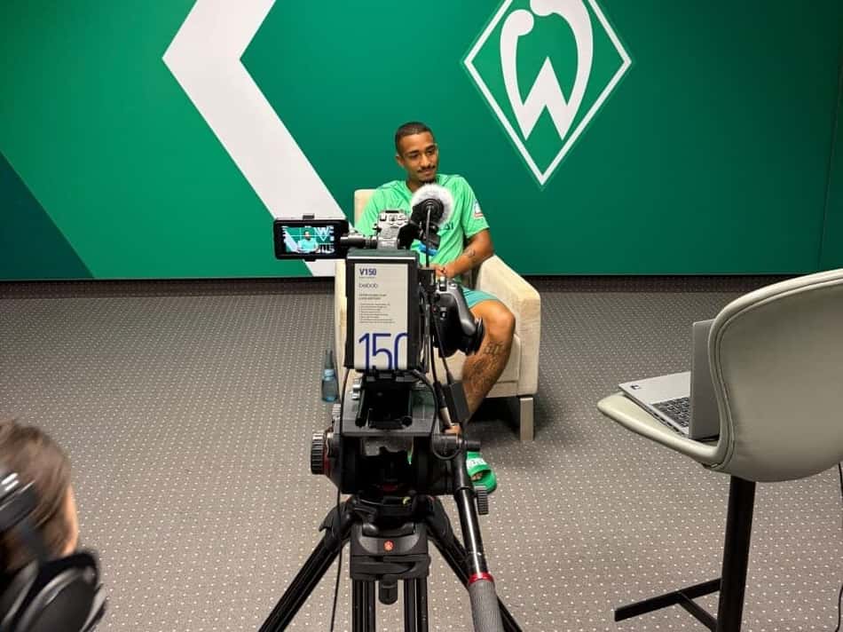 Arthur, do Werder Bremen, em entrevista (Foto: Divulgação)