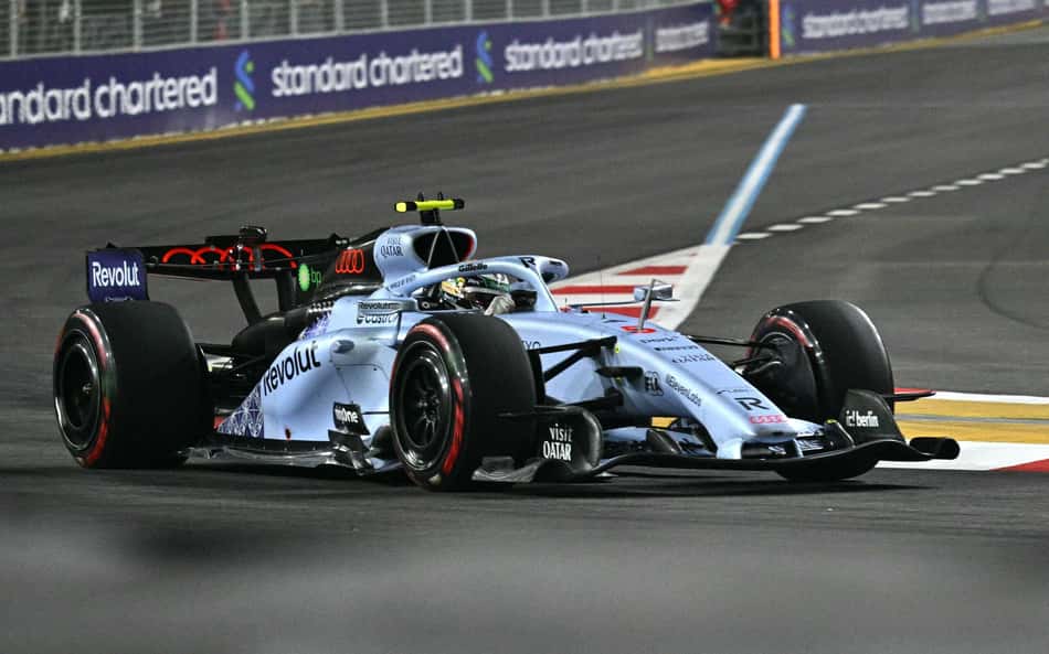 Gabriel Bortoleto em ação no GP de Singapura pela F1 2026