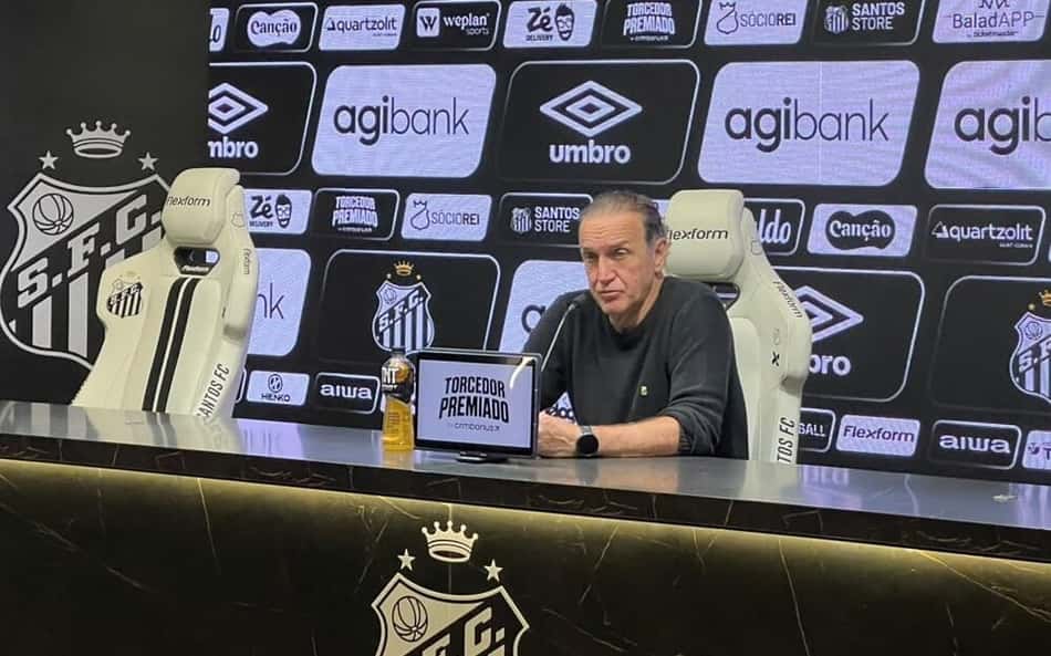 Cuca em entrevista coletiva após o clássico contra o Palmeiras