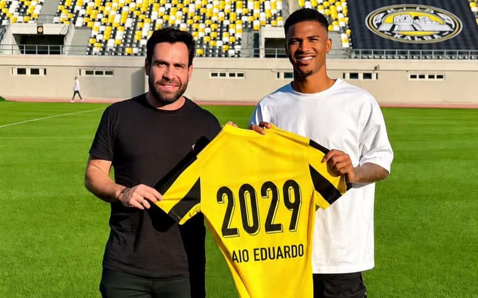 Casa nova e contrato longo: Caio Eduardo assina extensão com o Al-Ittihad Kalba até junho de 2029 (Foto: Divulgação)