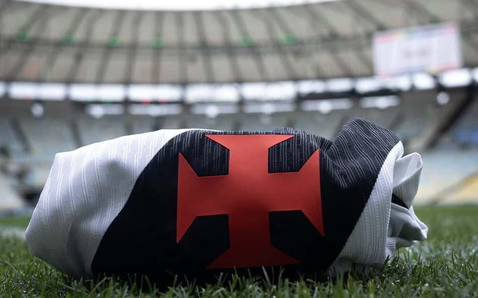 Camisa do Vasco no gramado do Maracanã (Foto: Matheus Lima/Vasco)