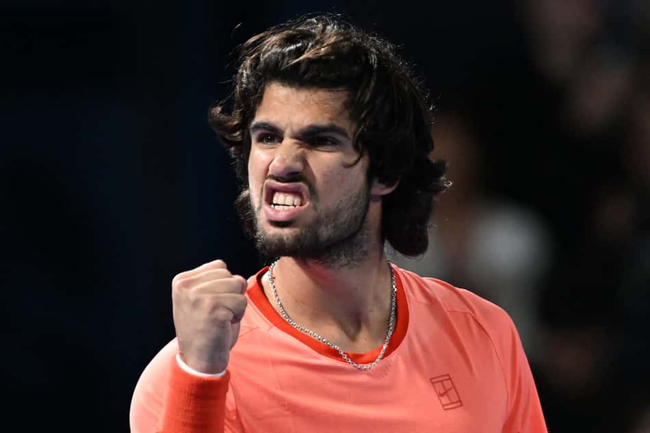 Carlos Alcaraz comemora ponto no ATP 500 de Tóquio